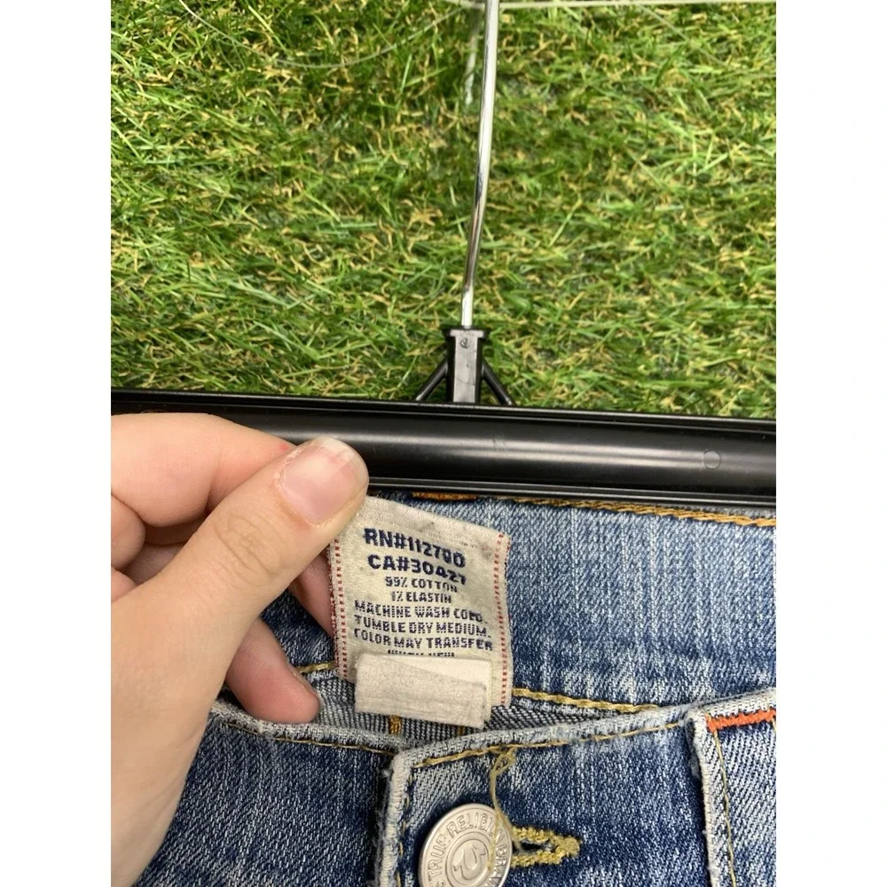 True Religion shop confidence